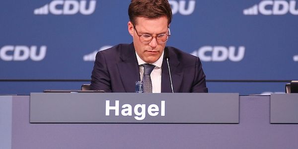 Warken nimmt Hagel wegen umstrittenem Video in Schutz