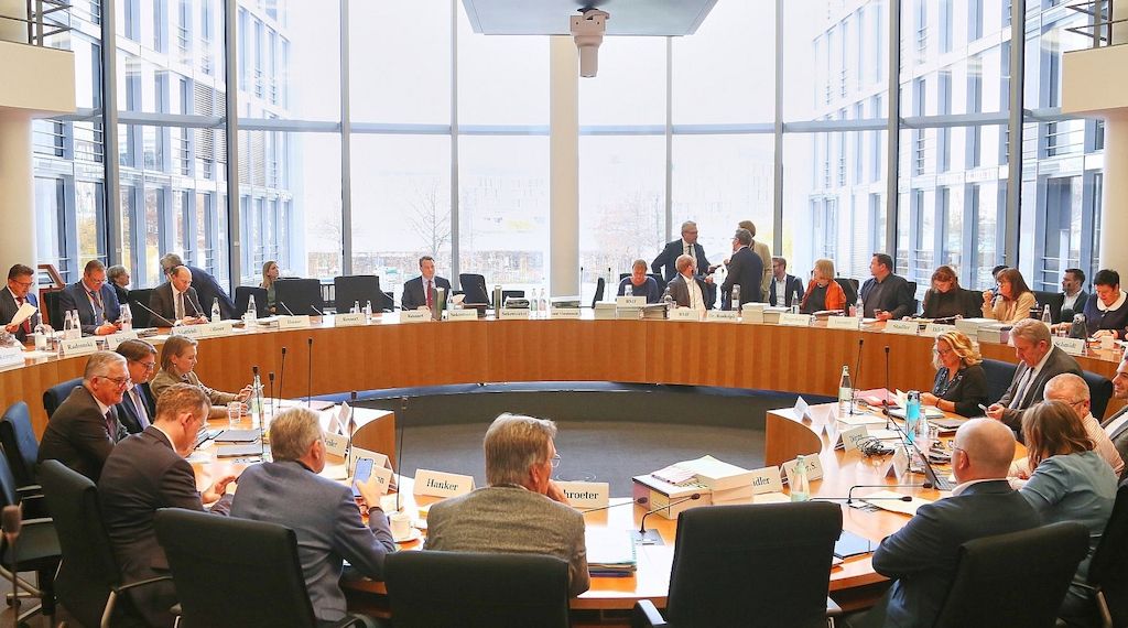 Haushaltsausschuss bewilligt Beschaffung von "Kamikazedrohnen"