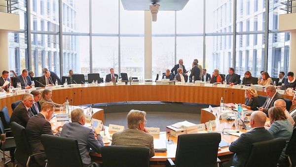 Haushaltsausschuss bewilligt Beschaffung von "Kamikazedrohnen"