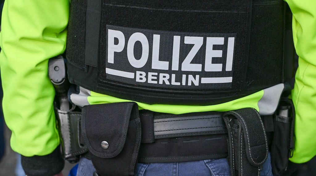 25-Jährige mit Schussverletzung im Berliner-Hotel gefunden