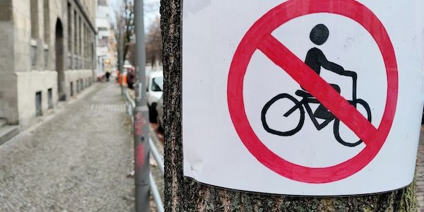 Fußgängerverband will härtere Strafen für Radfahren auf Gehwegen