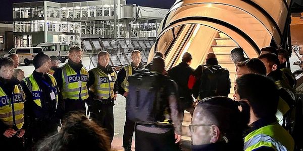 Deutschland schiebt 20 Straftäter mit Charterflug nach Kabul ab