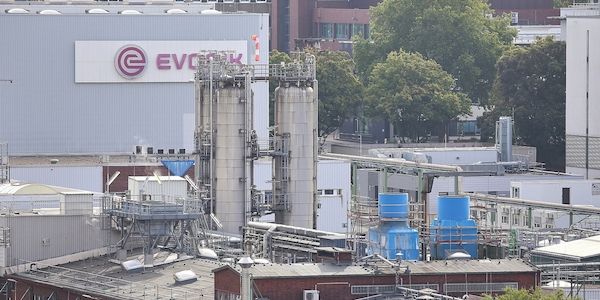 Evonik erwägt Rückforderung von US-Zöllen