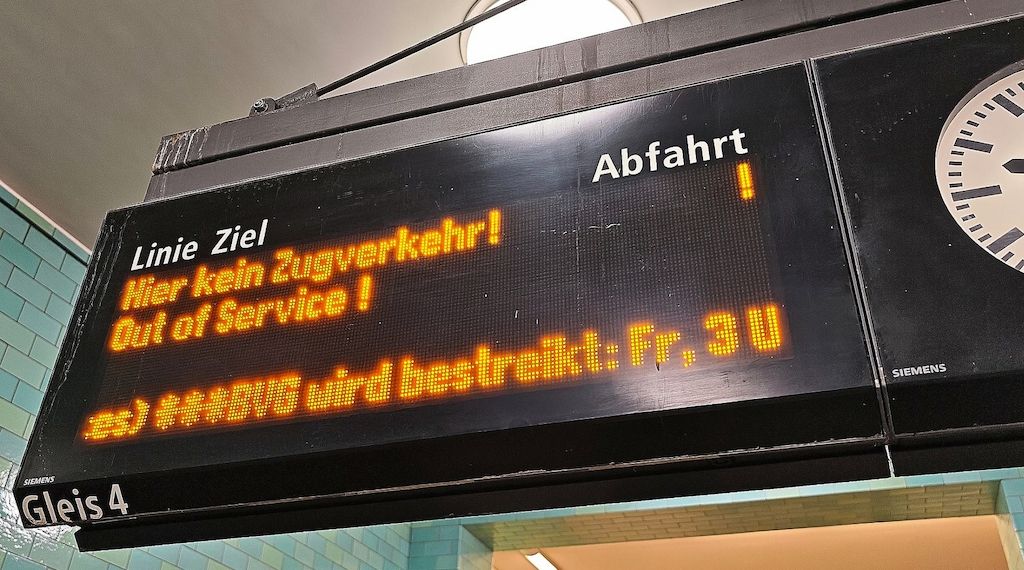 Warnstreiks in Deutschland legen fast überall Nahverkehr lahm