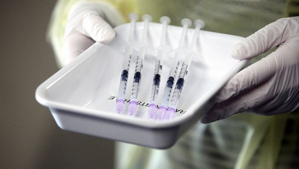 EU-Behörde empfiehlt Kombi-Impfstoff gegen Grippe und Corona