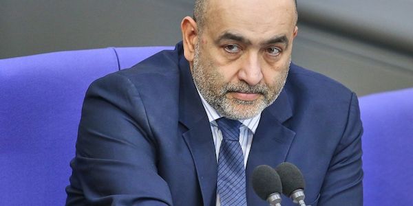 Nouripour will mehr "Beinfreiheit" für Grünen-Spitze