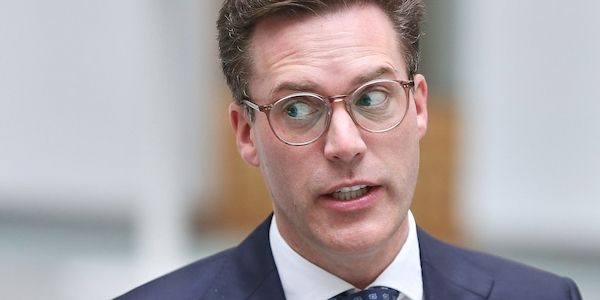 Hagel wirft Özdemir Unehrlichkeit vor