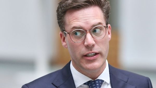 Hagel wirft Özdemir Unehrlichkeit vor