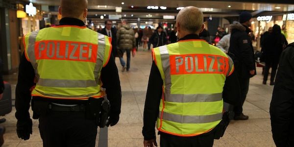 Bundespolizei an Bahnhöfen und Flughäfen in Alarmbereitschaft