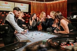 Glück steht jeder Frau: Der 8. März in der Spielbank Berlin. Bild 1