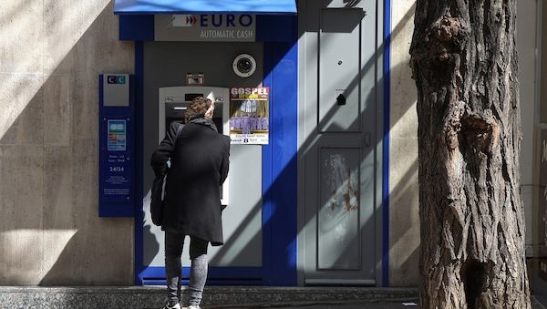 Inflation im Euroraum steigt im Februar auf 1,9 Prozent