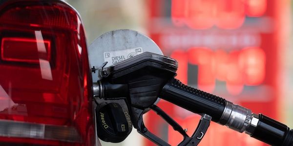 Tankstellen melden Zurückhaltung – Super bald über 2 Euro?