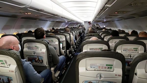 OLG: Fluggäste haben bei Corona-Ausfall Anspruch auf spätere Beförderung