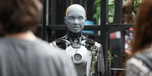 Religionswissenschaftlerin: Tech-Eliten machen KI zur Heilslehre