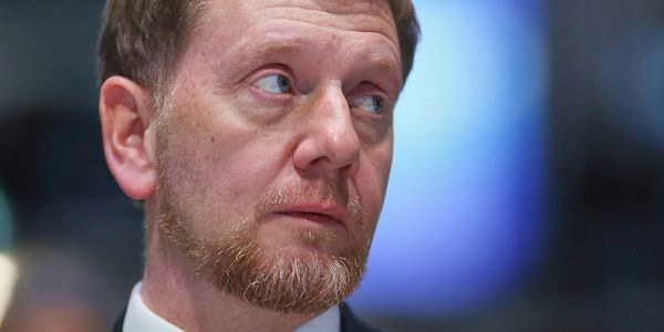 Kretschmer drängt auf mehr Engagement für Bürokratieabbau