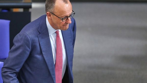 Merz telefoniert mit Japans Ministerpräsidentin