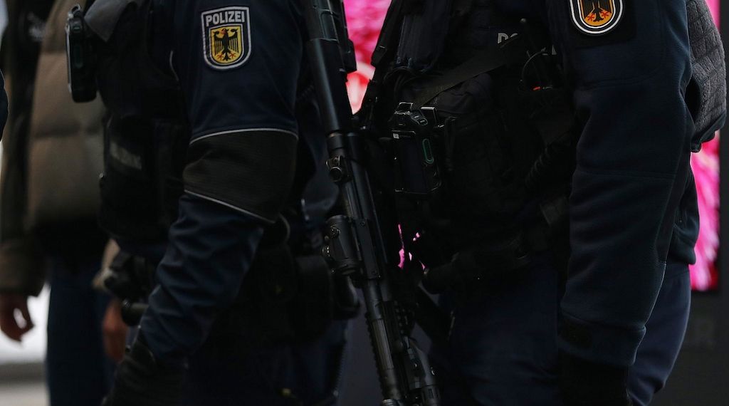 Bundespolizei stoppt drei Kolumbianer mit gefälschten Papieren am Frankfurter Flughafen