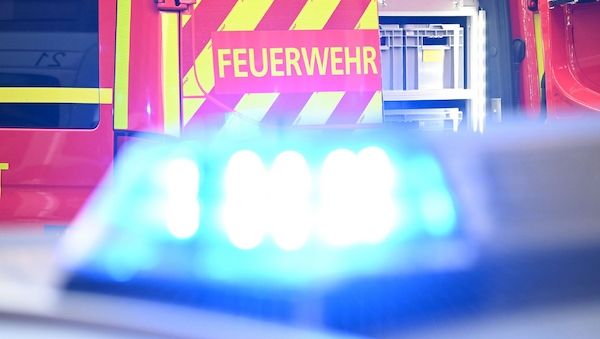 Toter nach Brand in Spandau-Wilhelmstadt geborgen