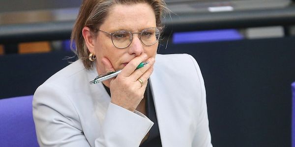 Hubig sieht Politiker-Beleidigungs-Paragrafen kritisch