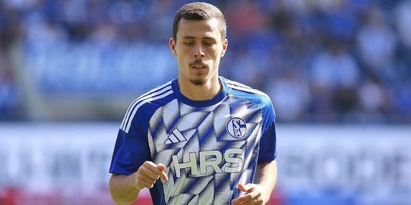 2. Bundesliga: Schalke verteidigt Tabellenführung