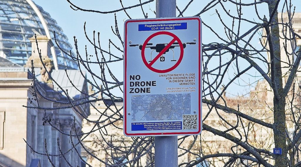 Gefahr durch Drohnen - Klöckner in Sorge um die Reichstagskuppel