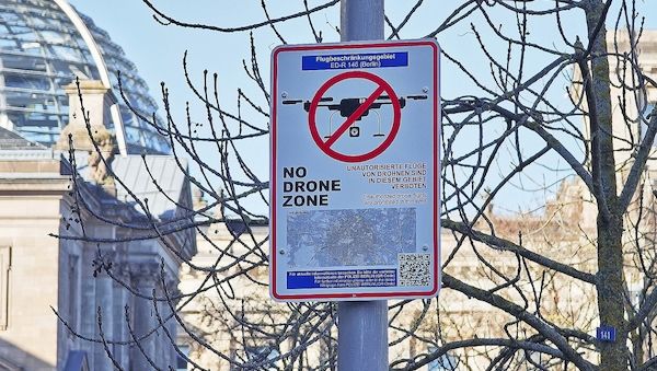 Gefahr durch Drohnen - Klöckner in Sorge um die Reichstagskuppel