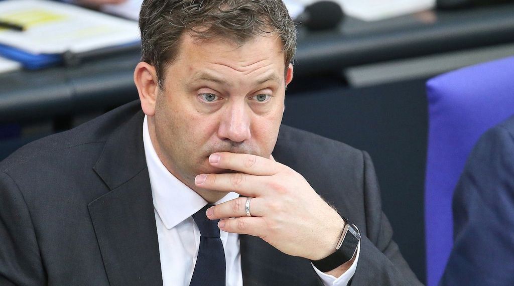 Finanzminister Klingbeil lässt Erhöhung der Mehrwertsteuer offen