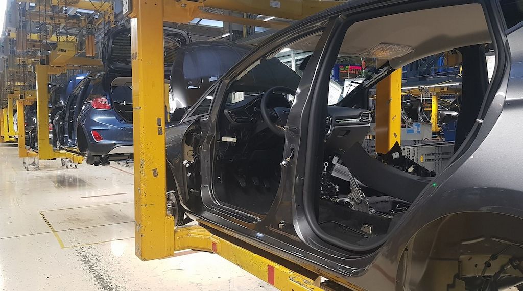 Zahl der freien Stellen in der Autoindustrie sinkt rasant