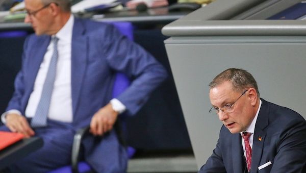 Insa: Union weiter knapp vor der AfD - SPD verliert