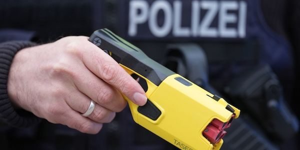 Zahl der Tasereinsätze der Berliner-Polizei gesunken - aber mehr Verletzte