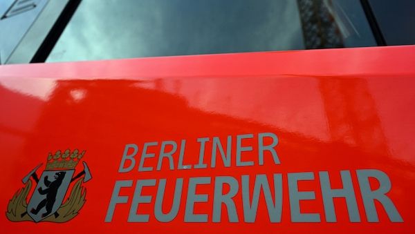 Brandanschlag auf Musikclub in Berlin-Friedrichshain? -Hakenkreuze an der Hauswand