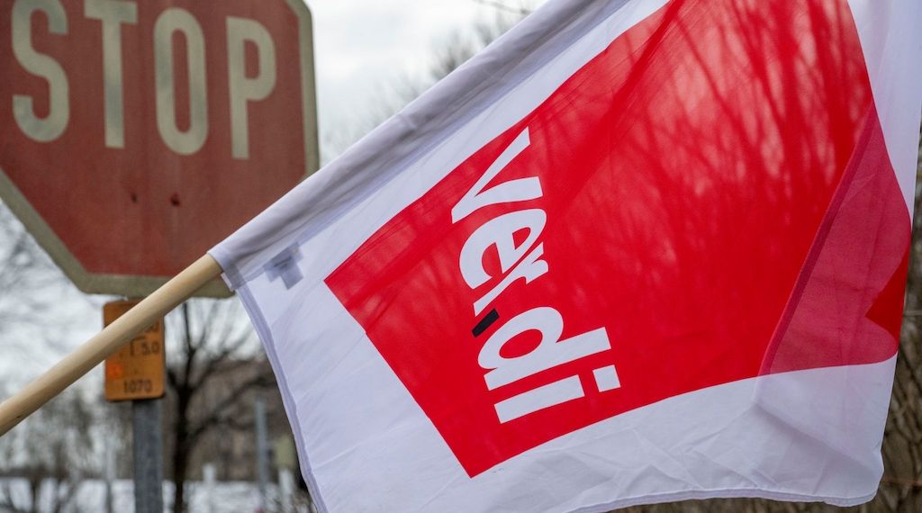 Warnstreik in der Abfallwirtschaft: Verdi fordert 300 Euro mehr im Monat