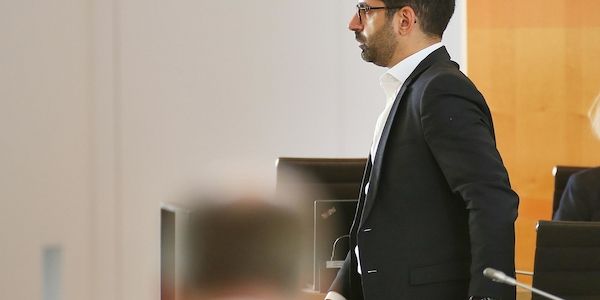 Verkehrsminister Mansoori bestürzt: Angriff auf Bahnmitarbeiter in Frankfurt