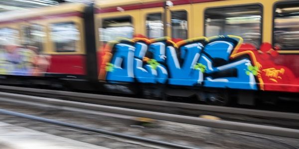Besprühte S-Bahnen in Berlin: Polizei nimmt sechs Sprayer fest