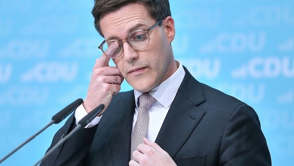 Hagel bietet nach Wahlniederlage Rücktritt an - Vorstand lehnt ab