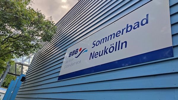 Linke kritisiert Abschaffung der günstigen Berliner Sommer-Badekarte