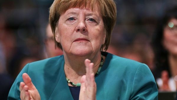 EU-Parlament: Merkel soll Europäischen Verdienstorden erhalten