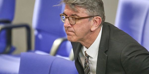 Weimer verteidigt Vorgehen bei Buchhandlungspreis