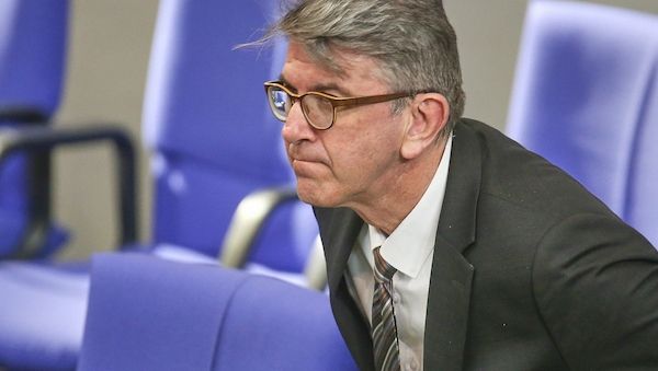 Weimer verteidigt Vorgehen bei Buchhandlungspreis