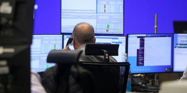 Dax lässt kräftig nach - Preise für Öl und Gas steigen