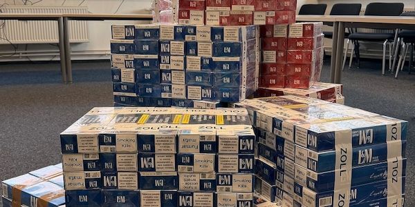Zoll stoppt Schmuggel von 60.000 Zigaretten im Hamburger Hafen