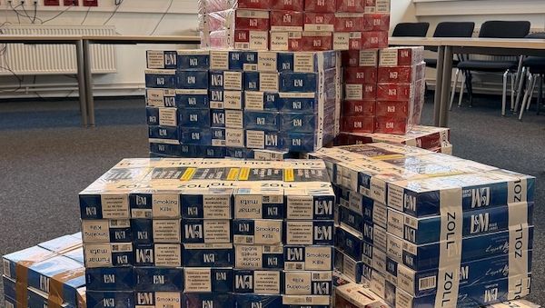 Zoll stoppt Schmuggel von 60.000 Zigaretten im Hamburger Hafen