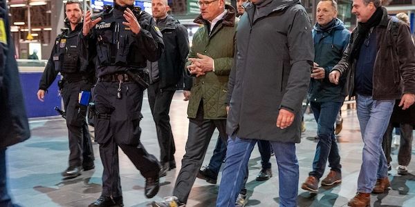 Polizei setzt bei Razzia im Frankfurter Bahnhofsviertel auf Gesichtserkennung