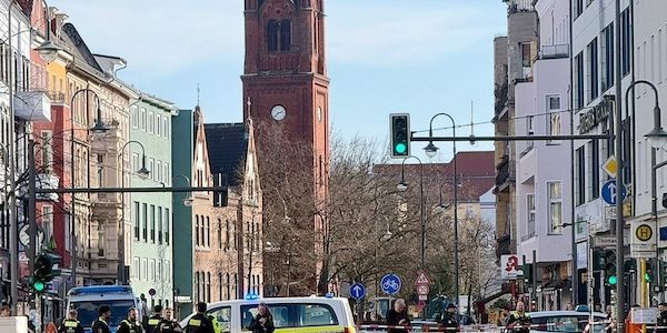 Berlin: Mann auf belebter Einkaufsstraße in Neukölln angeschossen