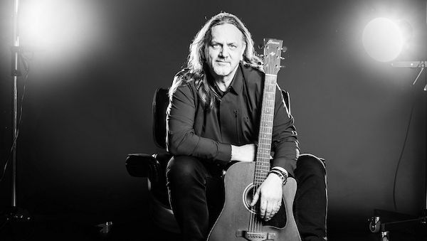 Sänger Kaetsch kommt ins Café Pauline in Brandenburg an der Havel