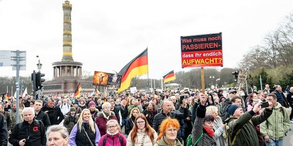 Nur 750 Demonstranten bei Xavier Naidoo-Kundgebung in Berlin