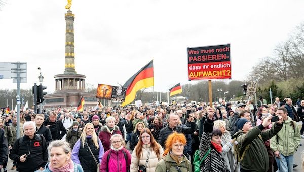 Nur 750 Demonstranten bei Xavier Naidoo-Kundgebung in Berlin