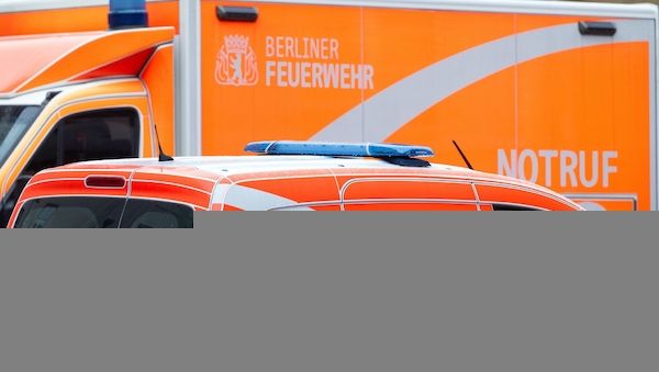 Tote Frau in Bauwagen in Berlin – Mann durch Rauchgas vergiftet