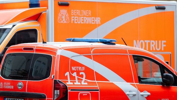 Feuer außer Kontrolle: Großbrand im Märkischen Viertel in Berlin