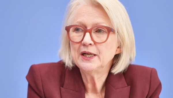 Schnitzer widerspricht Regierung bei Commerzbank